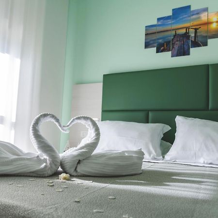 Hotel Continental Торторето Экстерьер фото