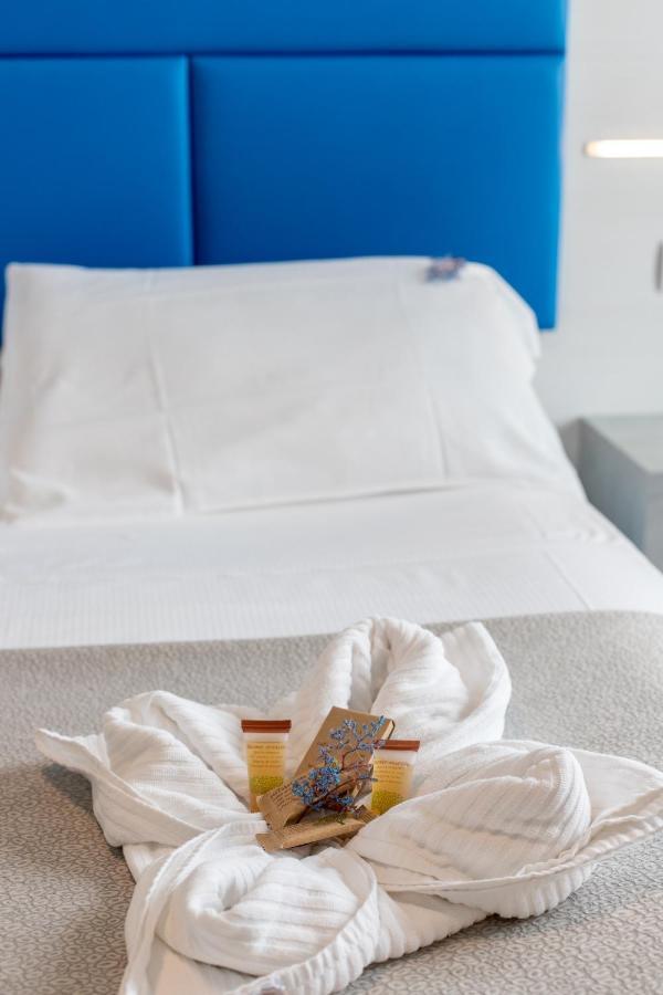 Hotel Continental Торторето Экстерьер фото