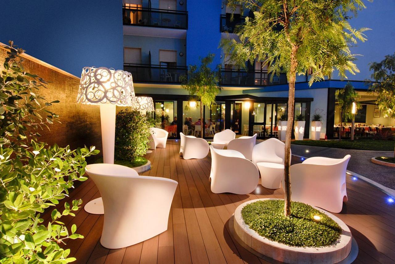 Hotel Continental Торторето Экстерьер фото
