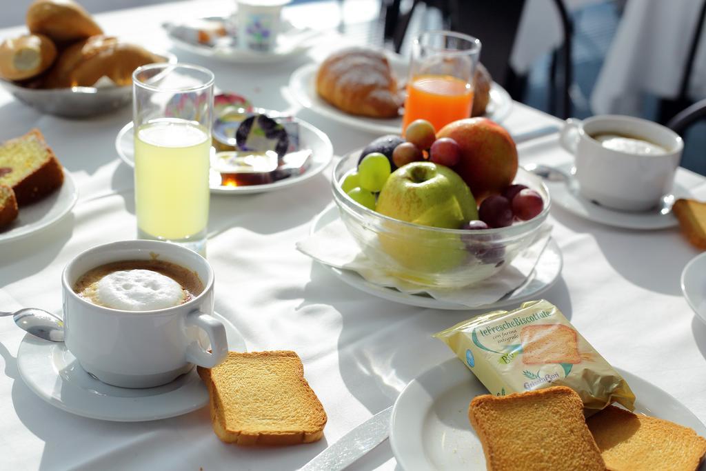 Hotel Continental Торторето Экстерьер фото