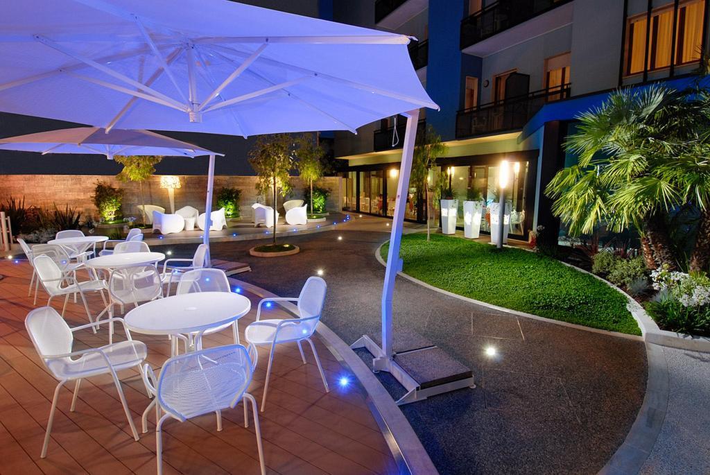 Hotel Continental Торторето Экстерьер фото