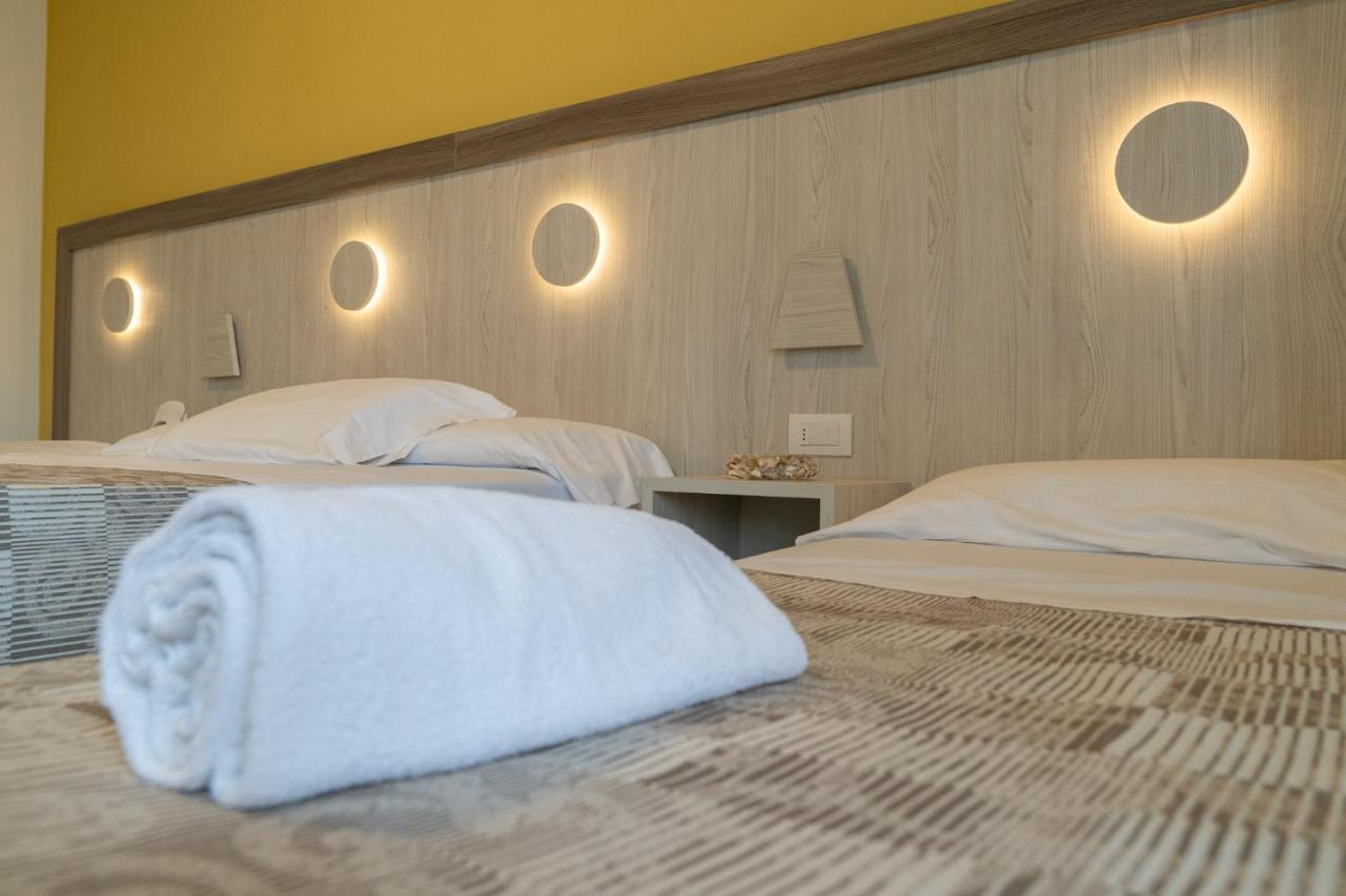 Hotel Continental Торторето Экстерьер фото