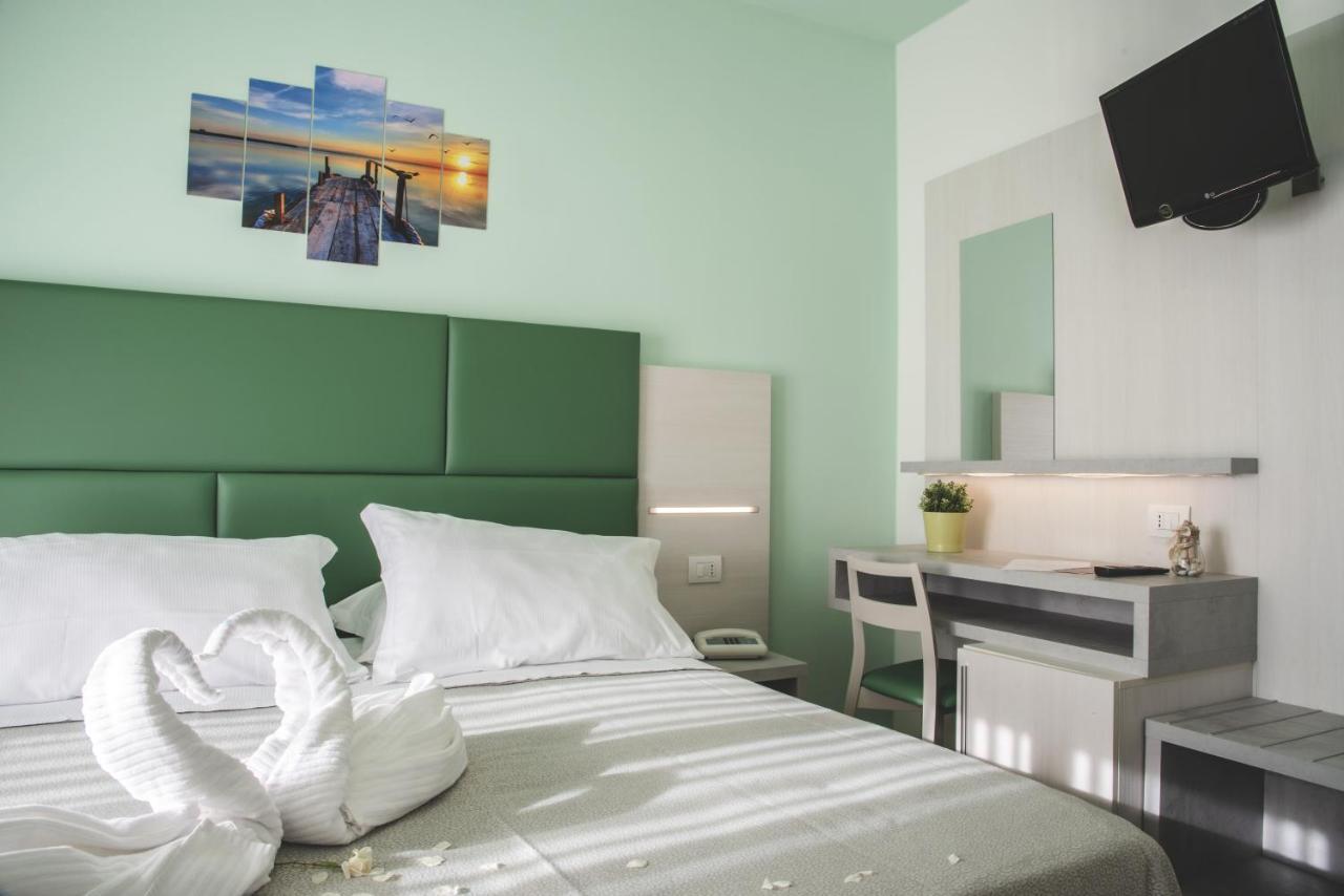 Hotel Continental Торторето Экстерьер фото
